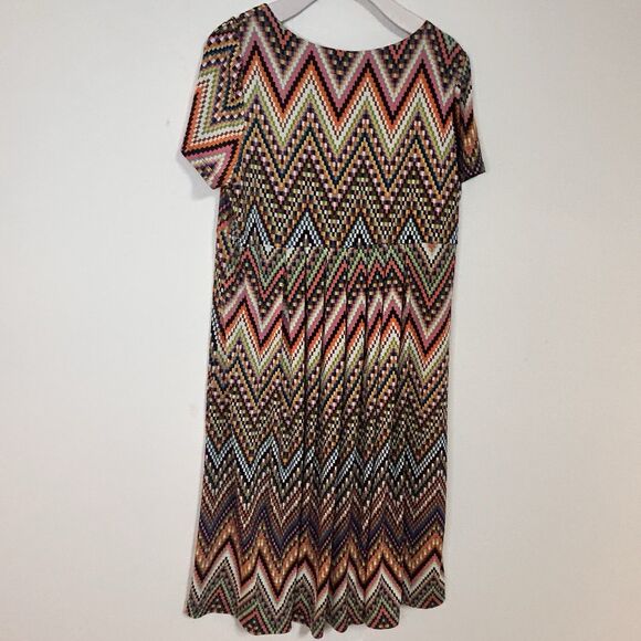 Nina Leonard Chevron Print Dress Size 16 Stretch Knit Short Sleeve Boho - Picture 5 of 7